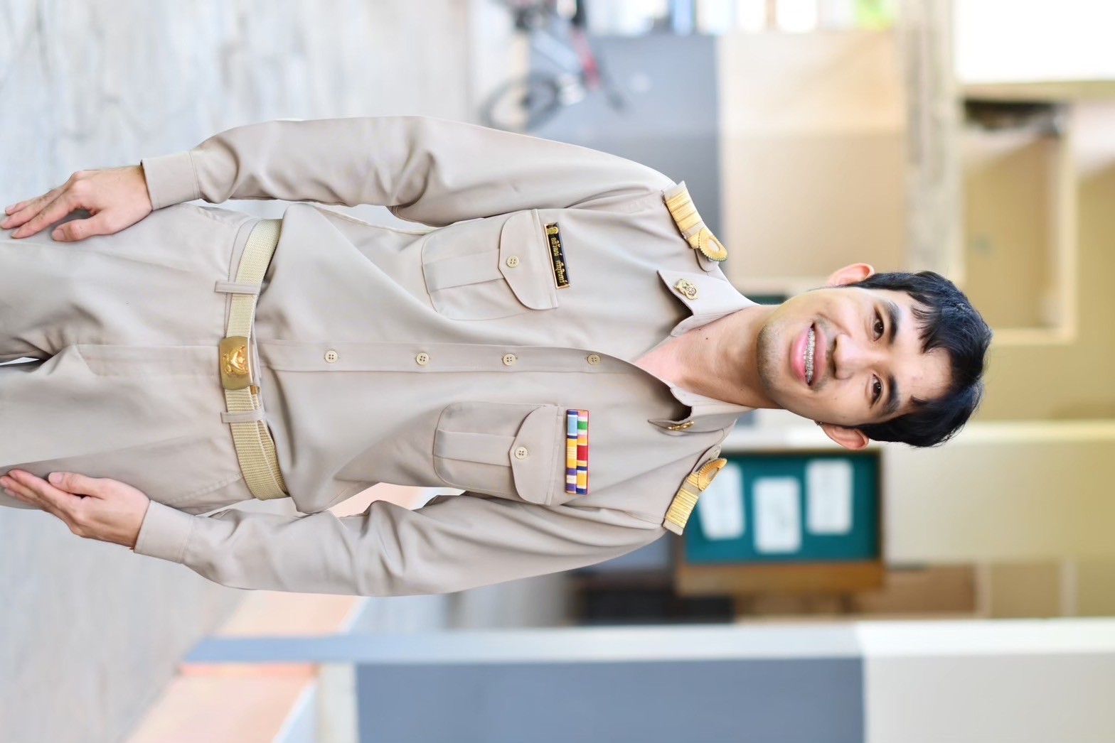 นายอธิวัฒน์ ศรีบุรินทร์ 
