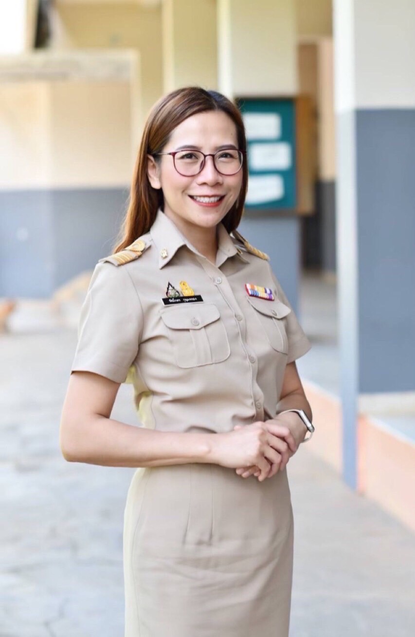 นางสาวรัศมิ์ภสร ผาคำ