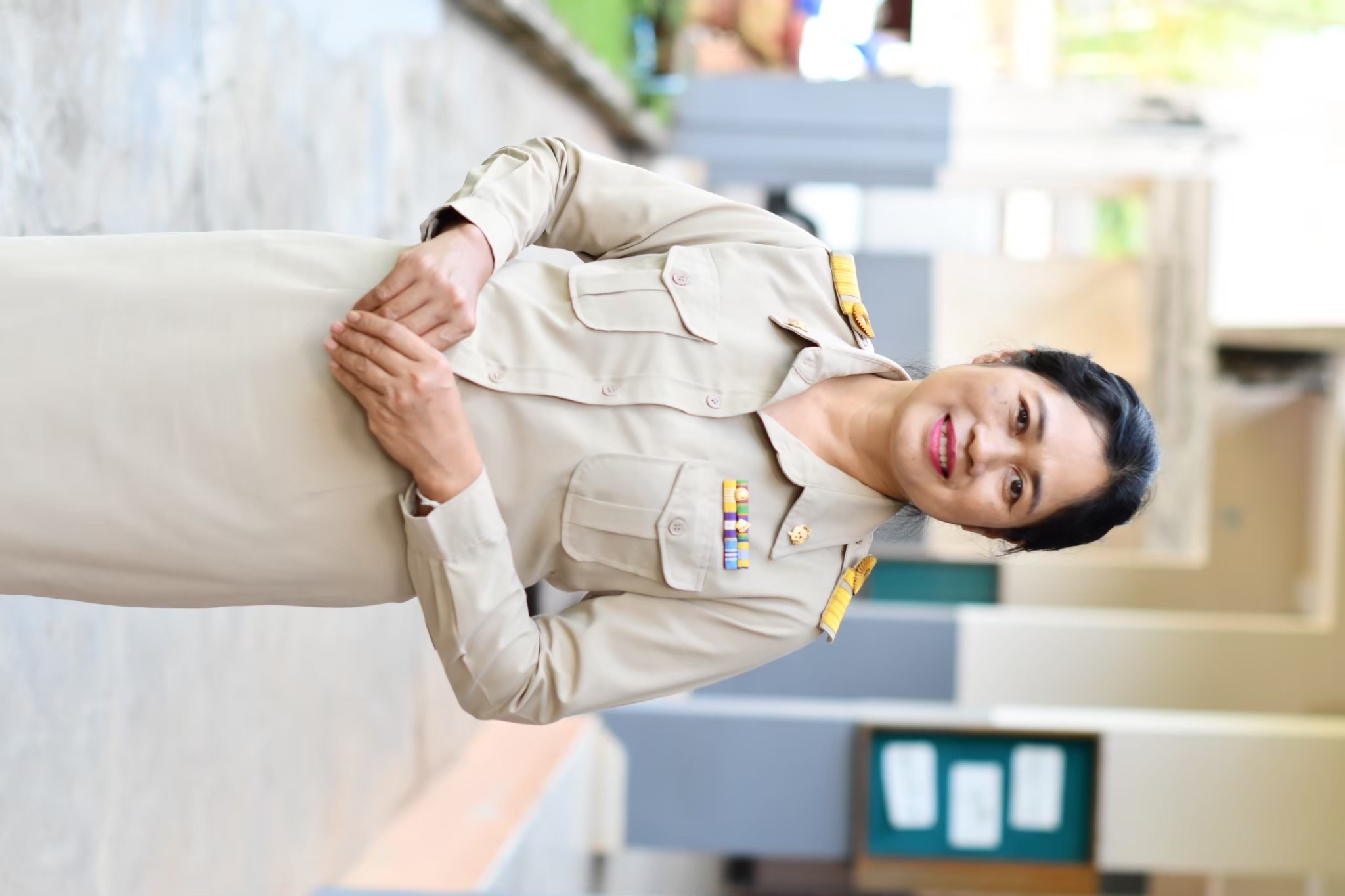นางสายเพชร ศรีหะ 