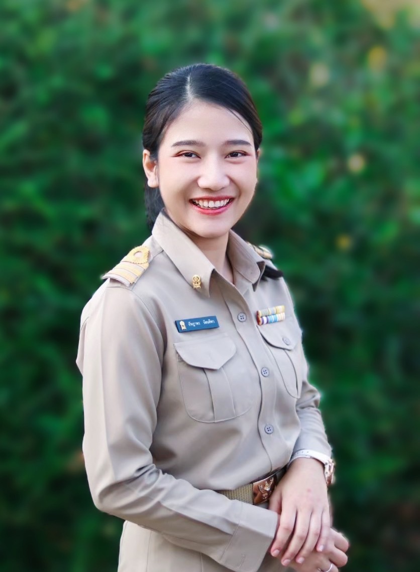 นางสาวอัษฎาพร รัตนสีหา 
